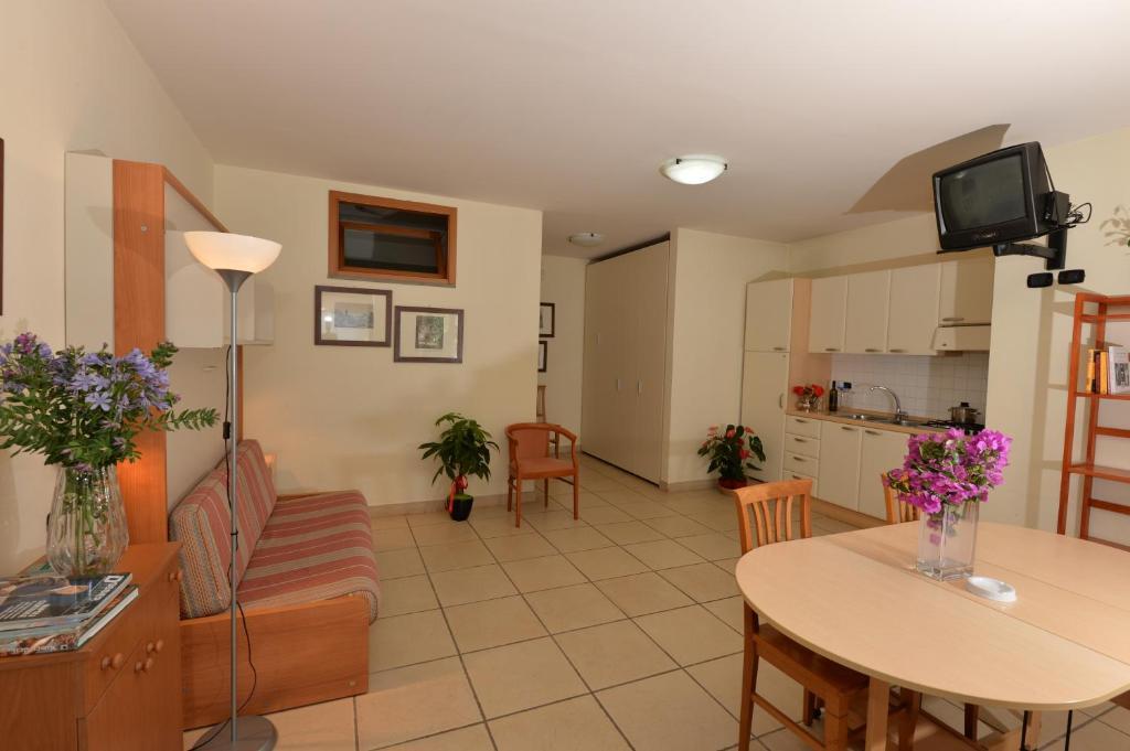Miramare Aparthotel 3*