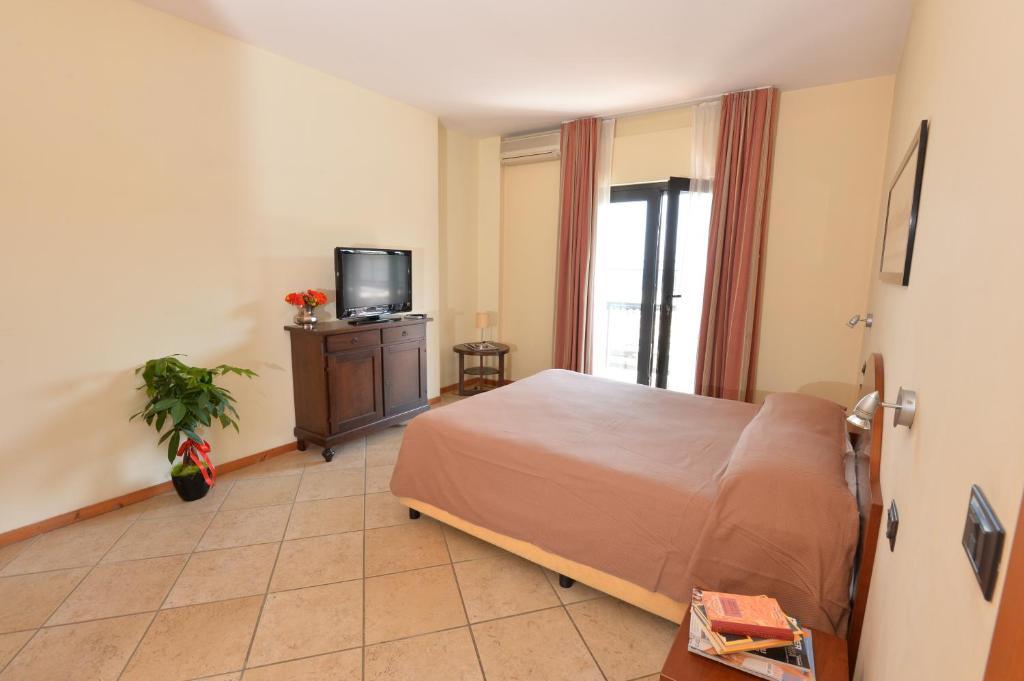 Miramare Aparthotel 3*